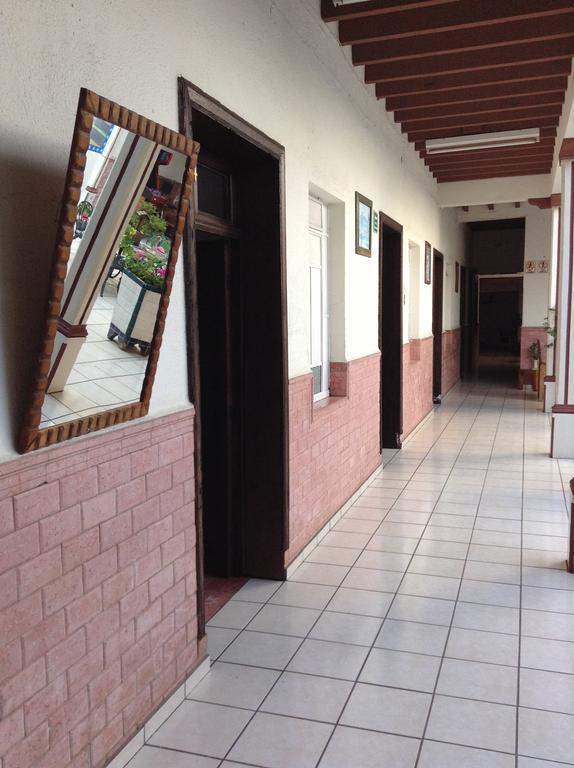 Uruapan  Posada Morelos מראה חיצוני תמונה